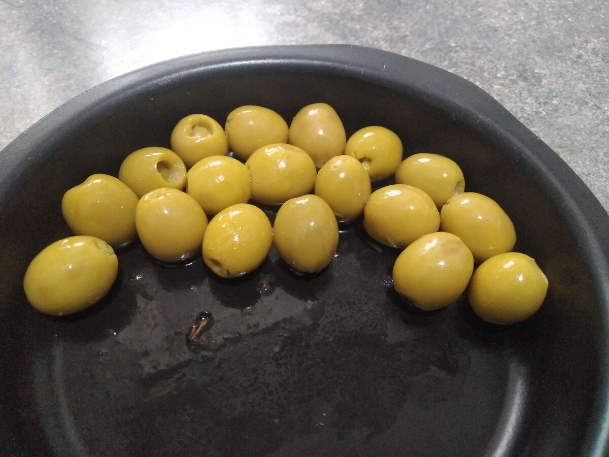 Aceitunas verdes de la variedad manzanilla