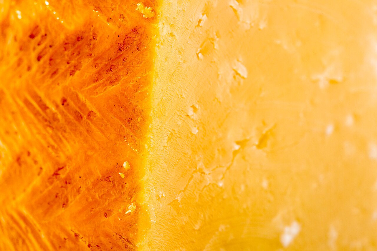 Una cuña de queso Idiazabal