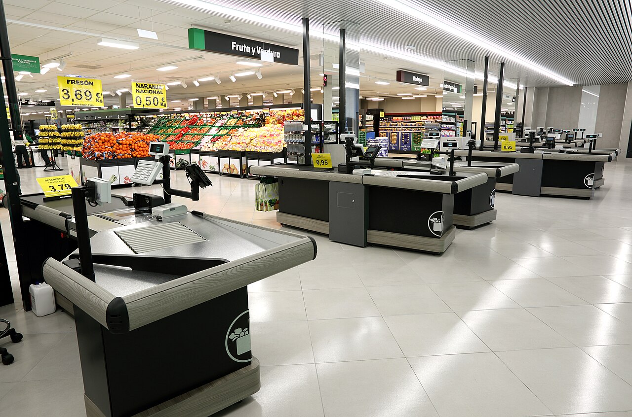 Interior de un supermercado Mercadona