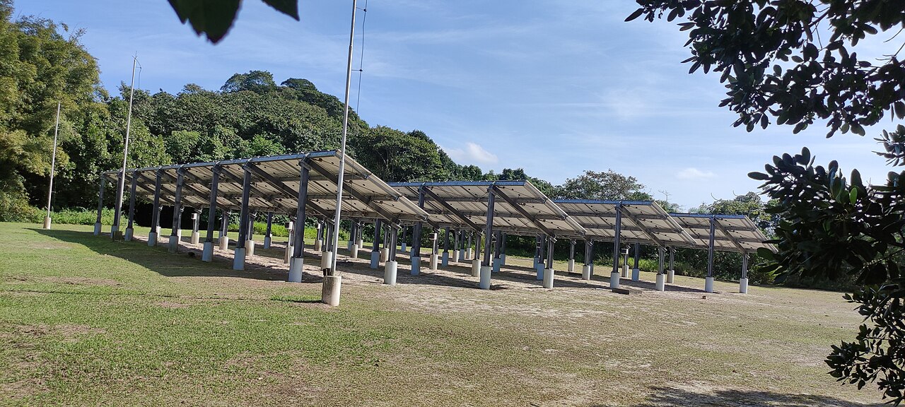Placas solares en un tejado