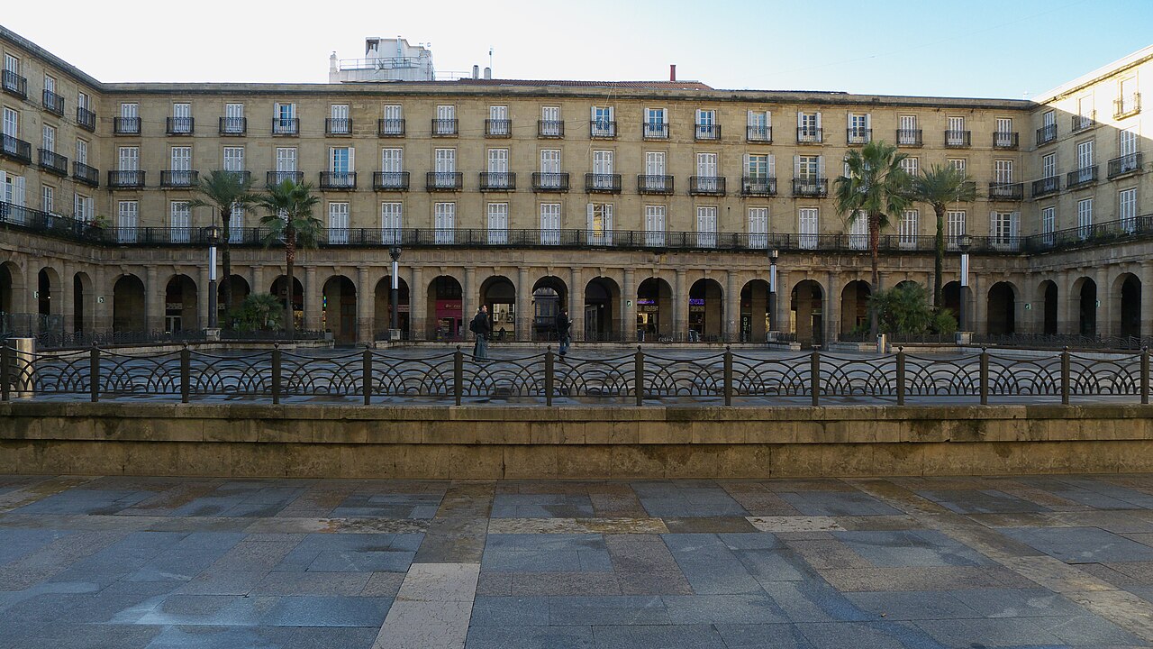 Soportales de la Plaza Nueva de Bilbao, epicentro del pintxo