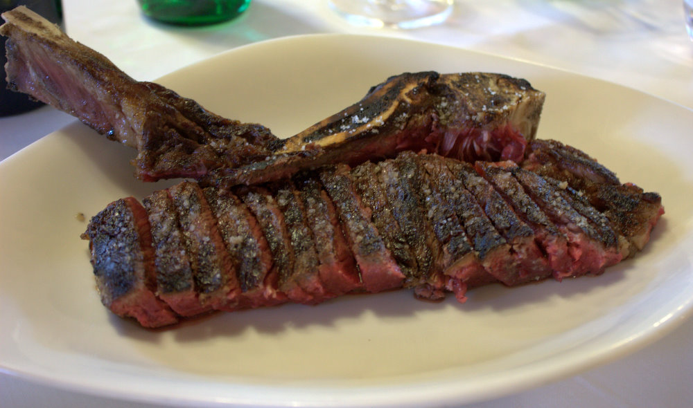 Chuletón a la brasa, plato estrella de la sidrería