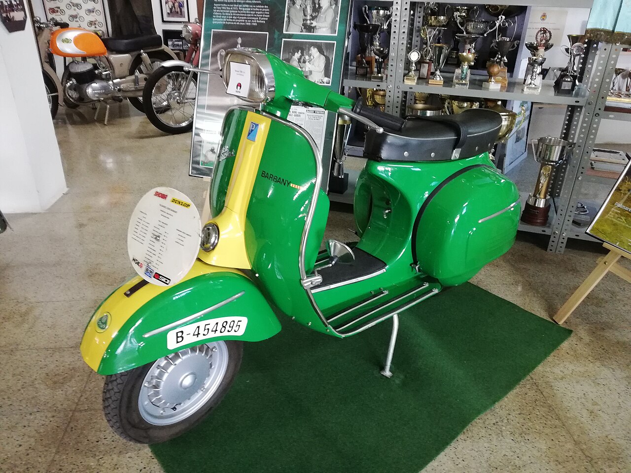 Una Vespa clásica restaurada