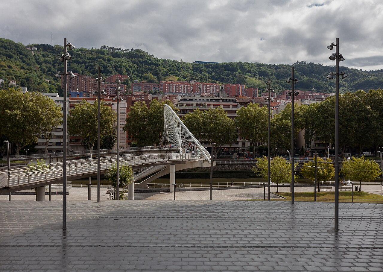 Pasarela Zubizuri de Calatrava en Bilbao