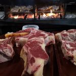 Sagardotegi: el ritual del txotx y las sidrerías vascas que enamoran cada invierno
