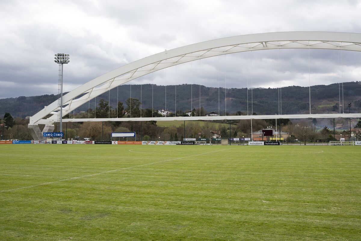 Arco del antiguo estadio de San Mamés, conservado en las instalaciones de Lezama