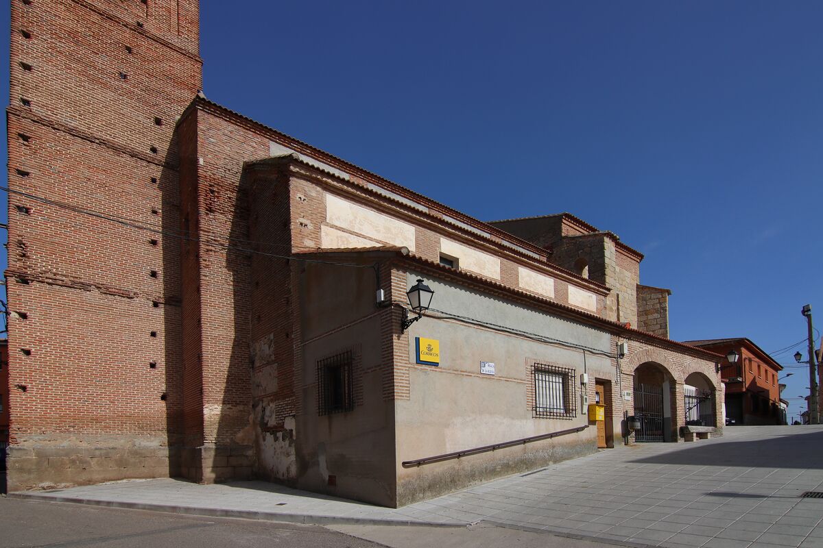 Oficina de correos en una localidad pequeña